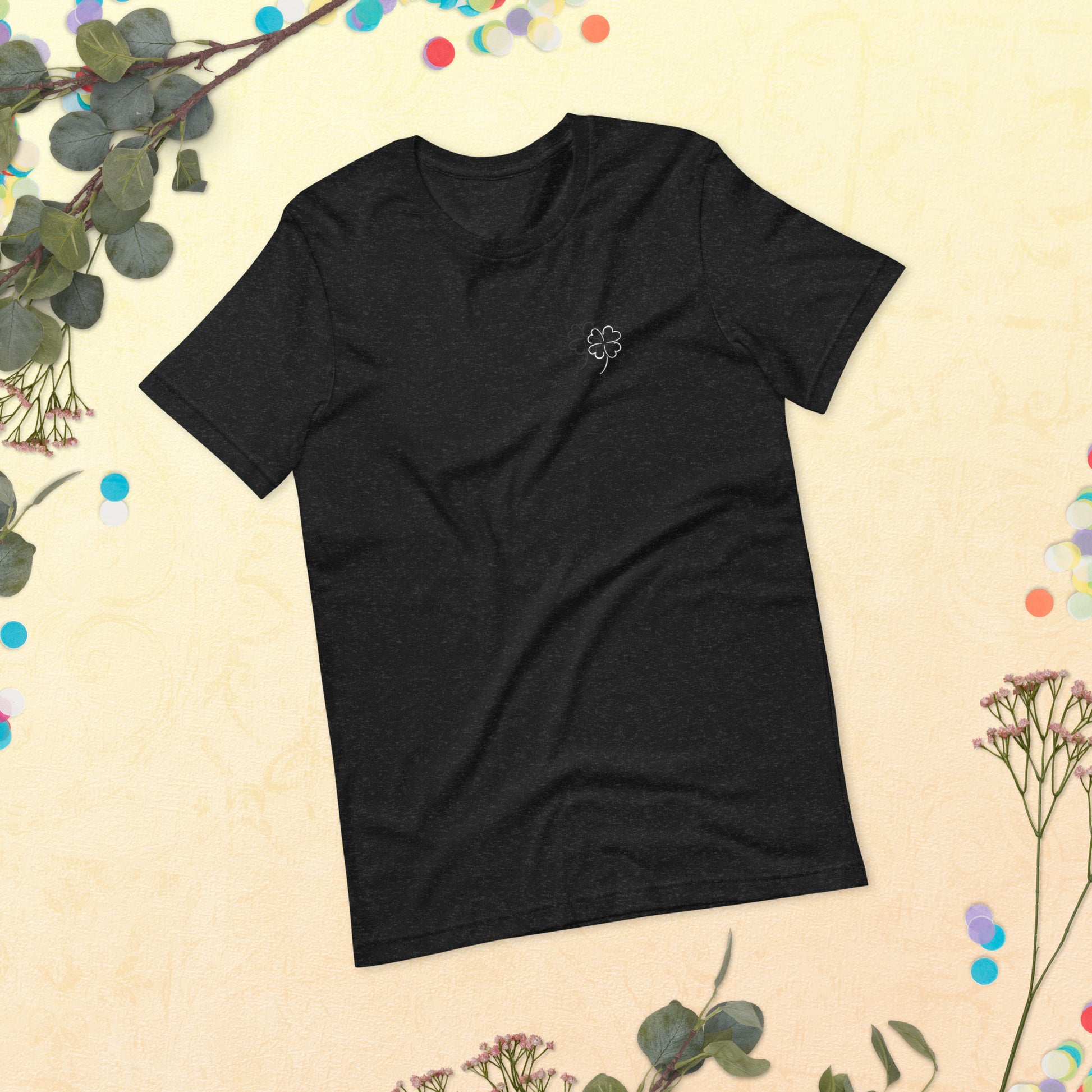 T-Shirt Kleeblatt Grafik schwarz, Produkt Mockup