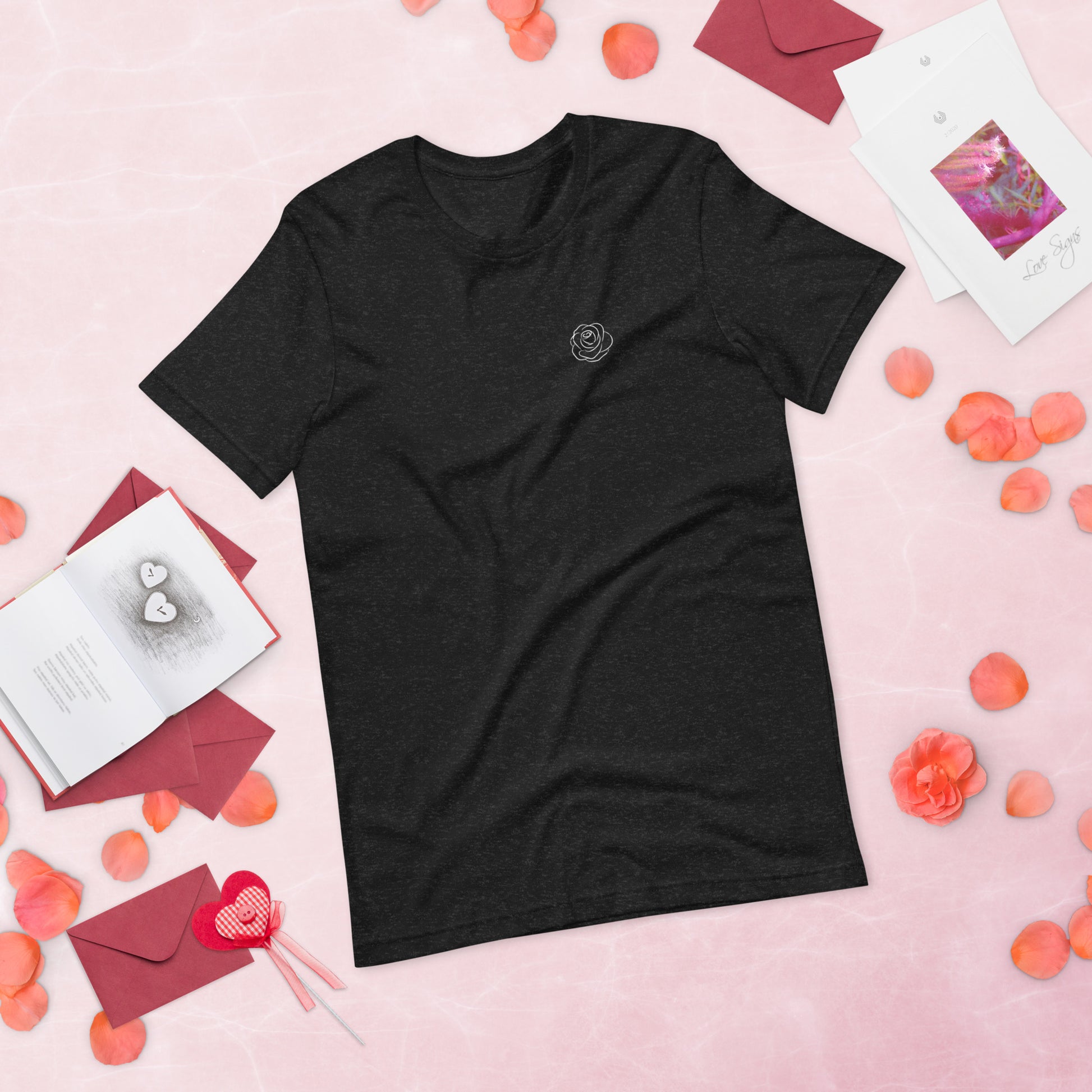T-Shirt Rosen Grafik schwarz, Produkt Mockup