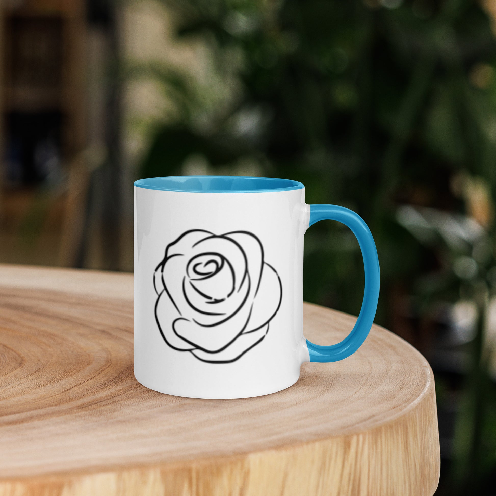 Tasse auf Holztisch, Produkt Mockup