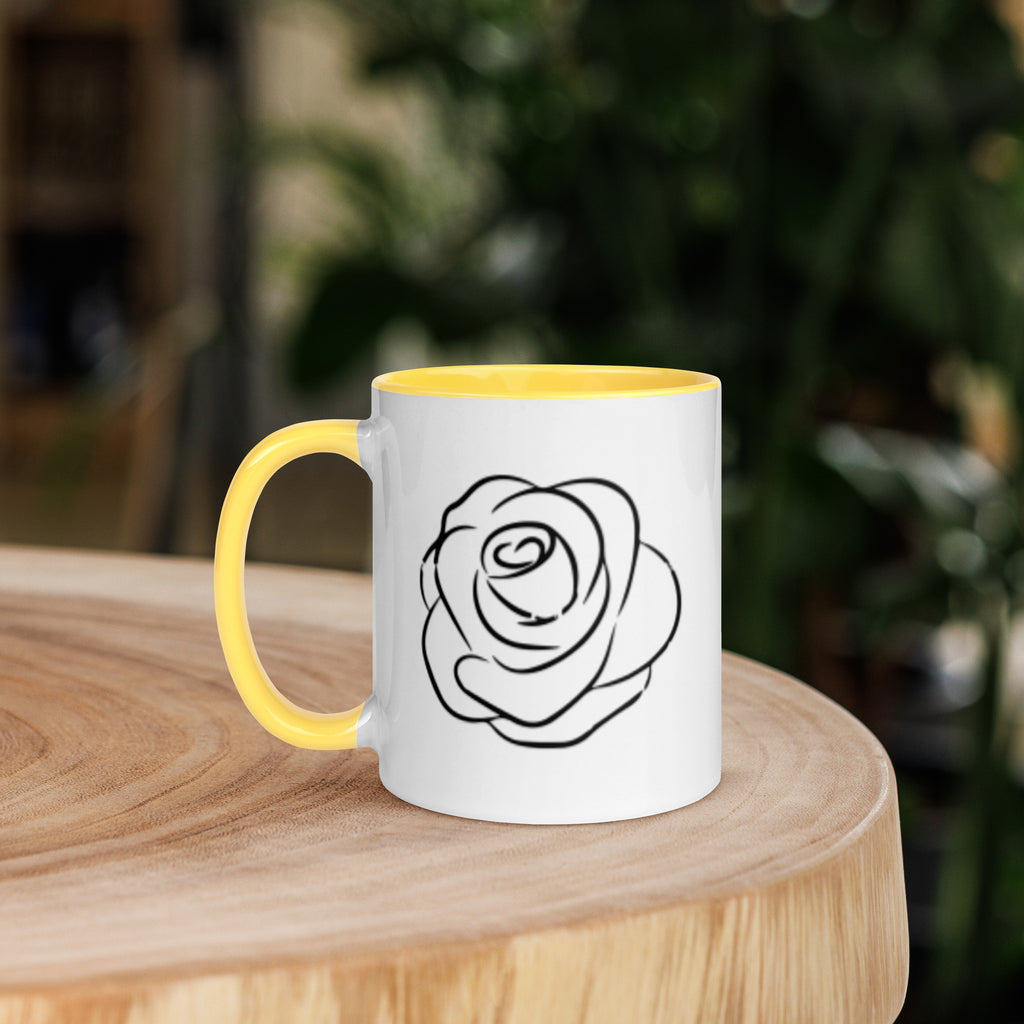 Tasse auf Holztisch, Produkt Mockup