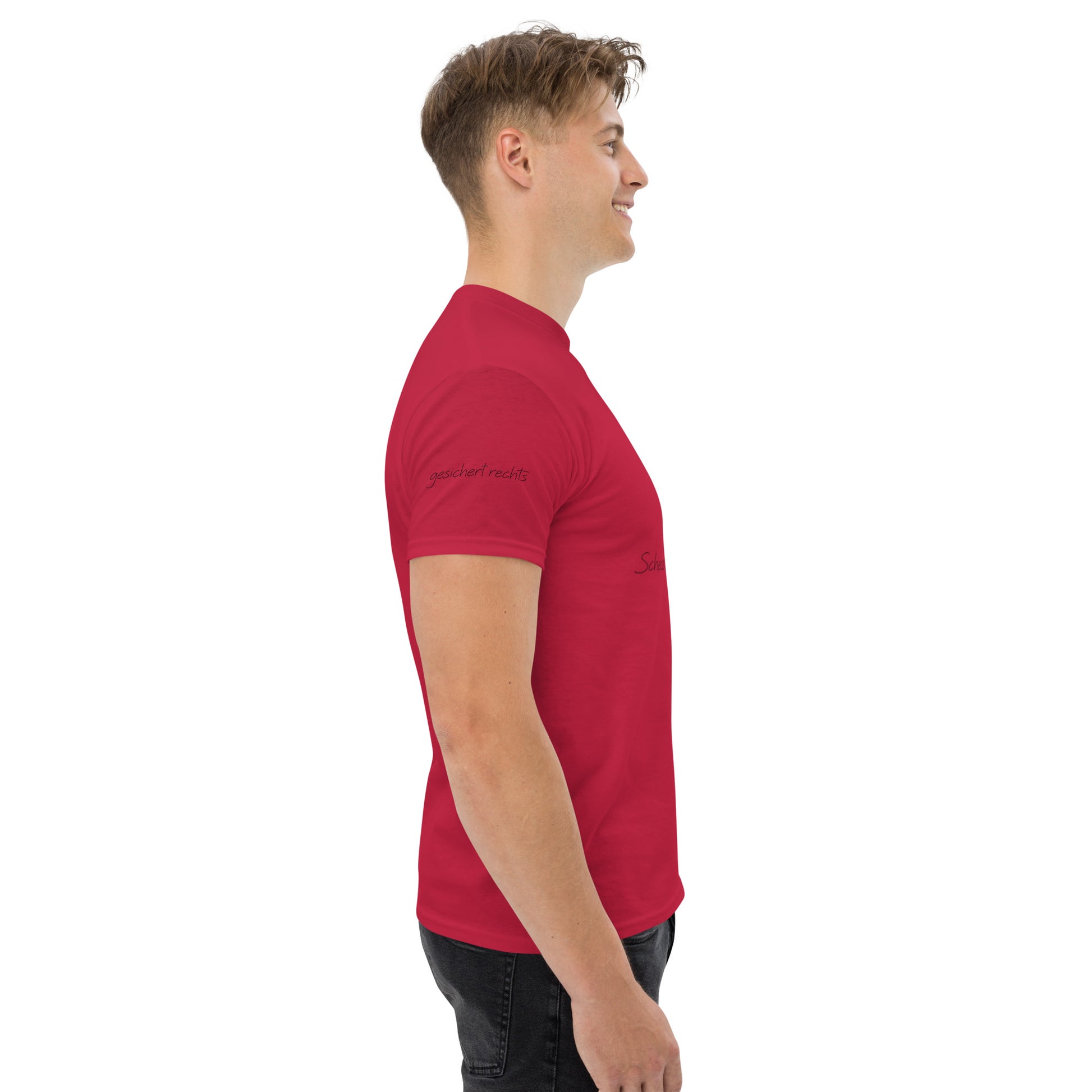 t-shirt cardinal rechts nie, getragen von Mann, Product mockup