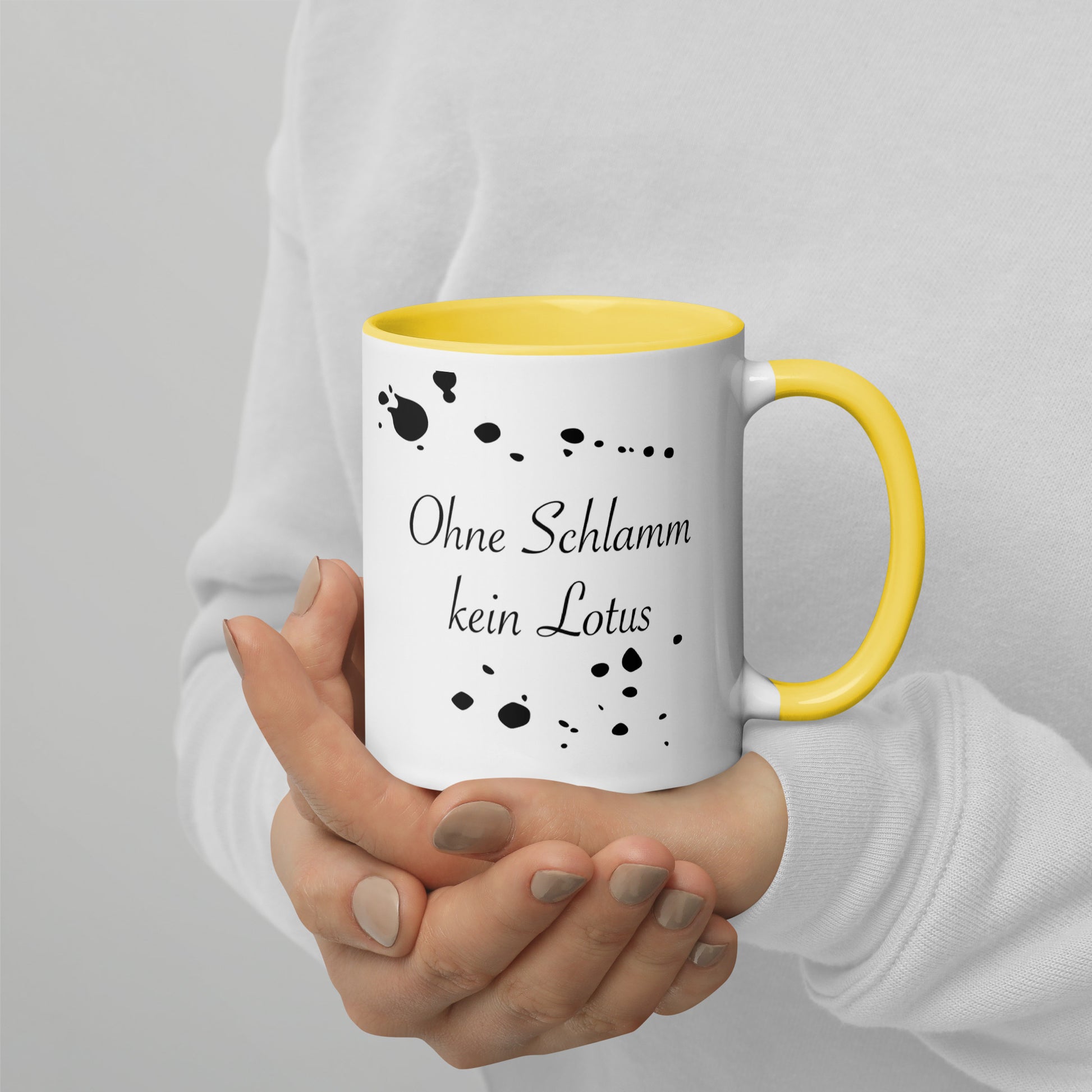 Tasse mit farbiger Innenseite und Aufdruck "ohne Schlamm kein Lotus"